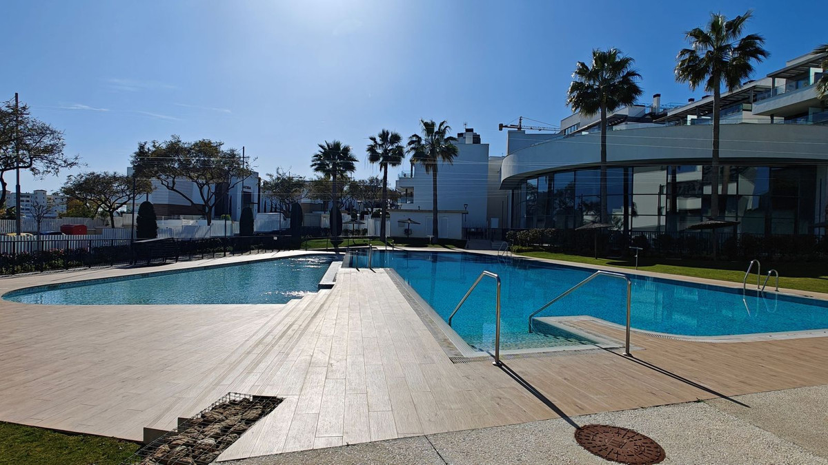 Appartement te koop in Estepona | 4 slaapkamers H5351626