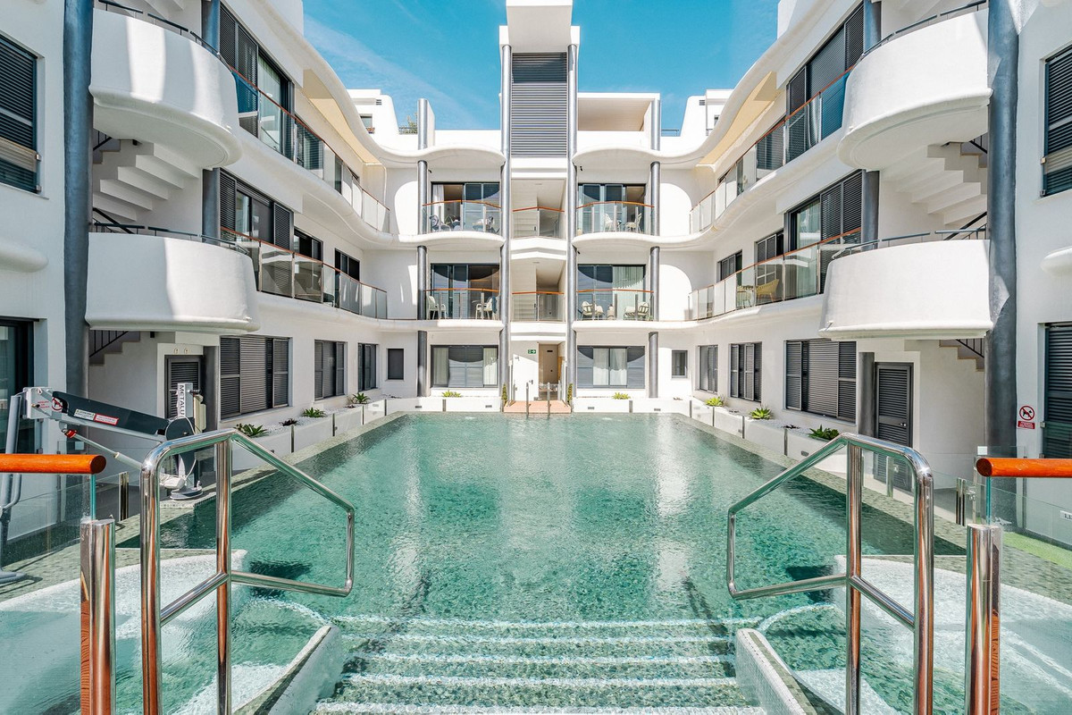 Appartement te koop in Estepona | 2 slaapkamers H5354476