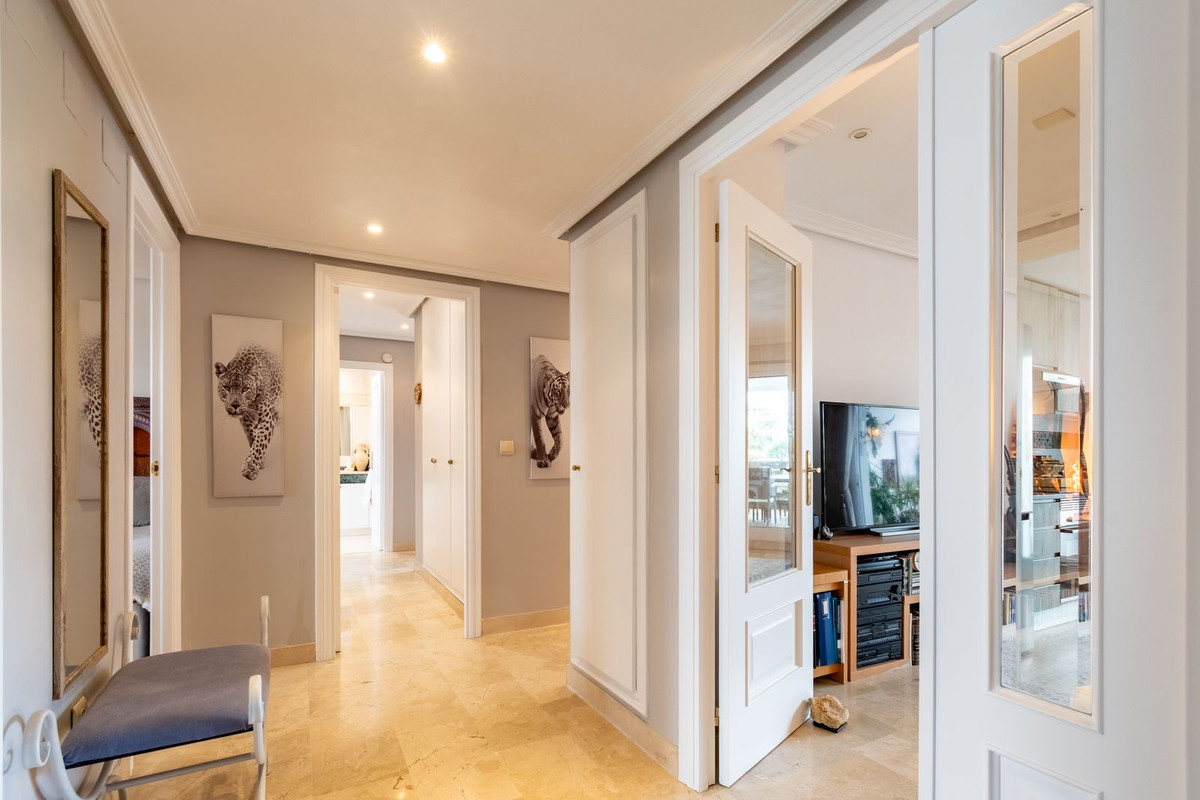 Appartement te koop in Estepona | 3 slaapkamers H5355067