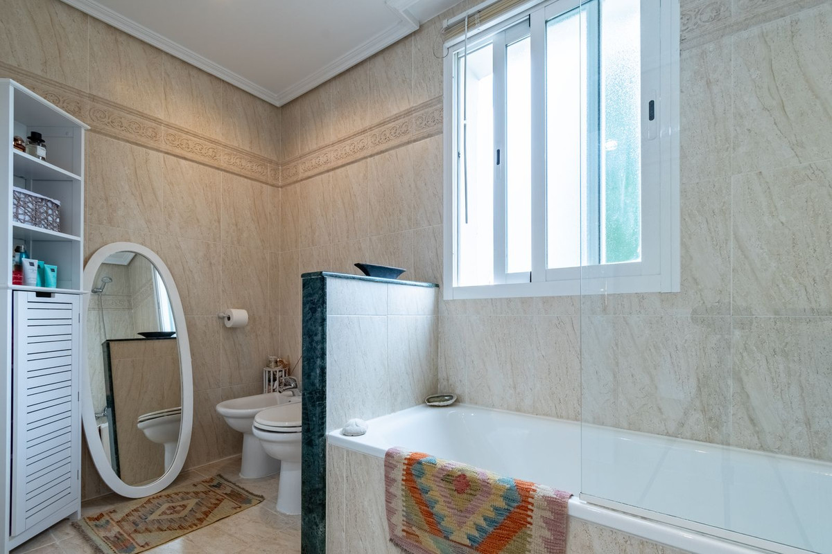 Appartement te koop in Estepona | 3 slaapkamers H5355067