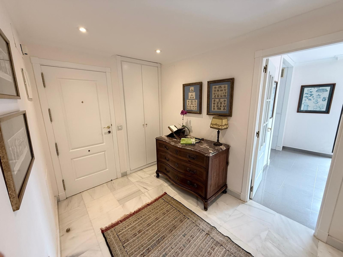 Appartement te koop in Estepona | 4 slaapkamers H5357257