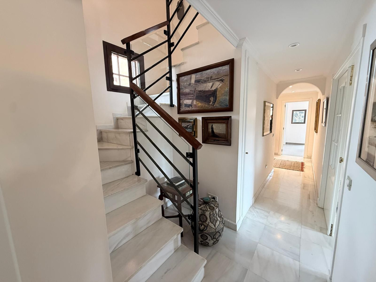 Appartement te koop in Estepona | 4 slaapkamers H5357257