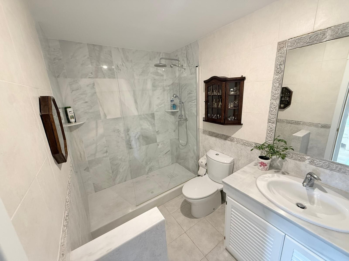 Appartement te koop in Estepona | 4 slaapkamers H5357257