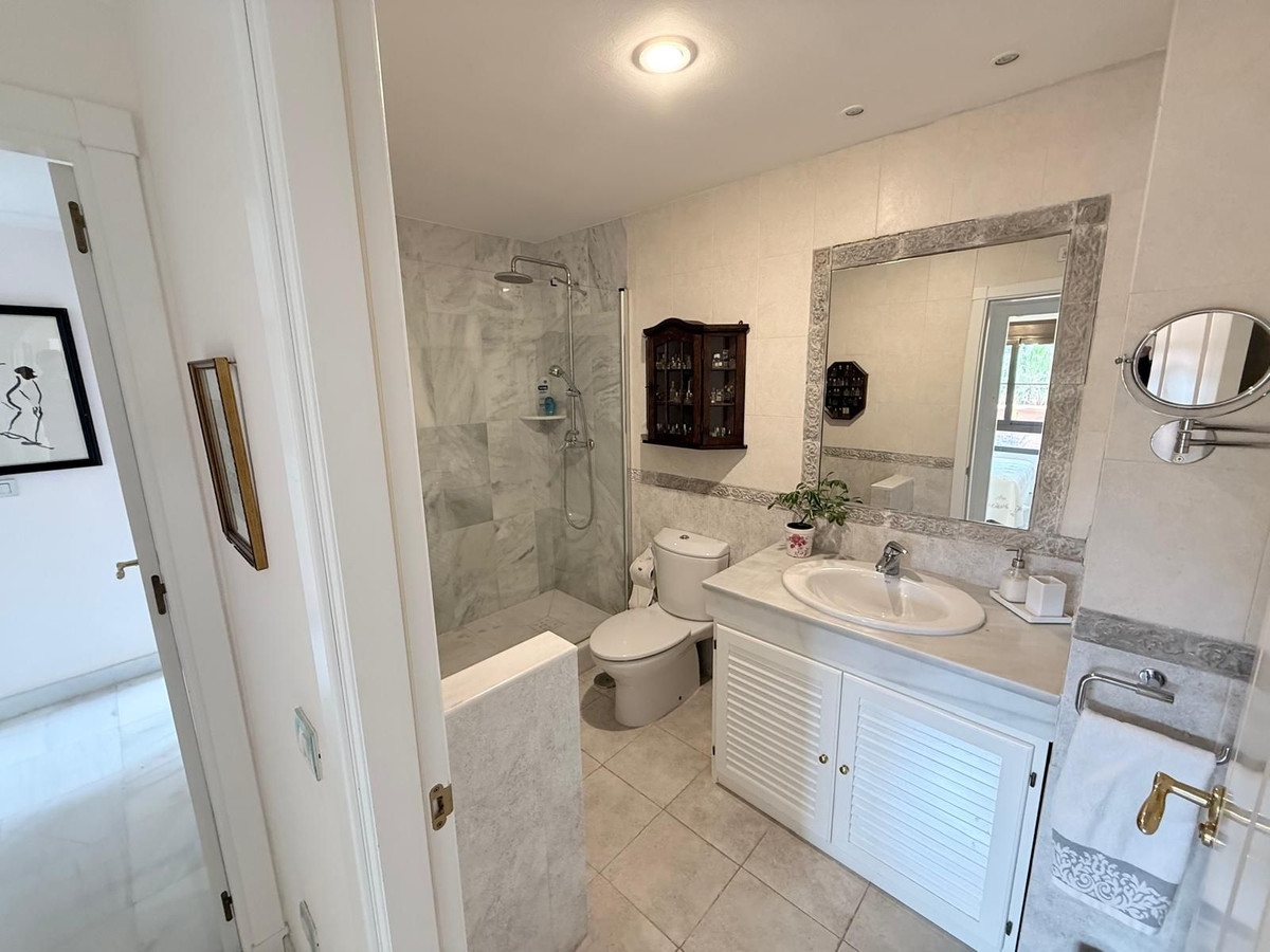 Appartement te koop in Estepona | 4 slaapkamers H5357257