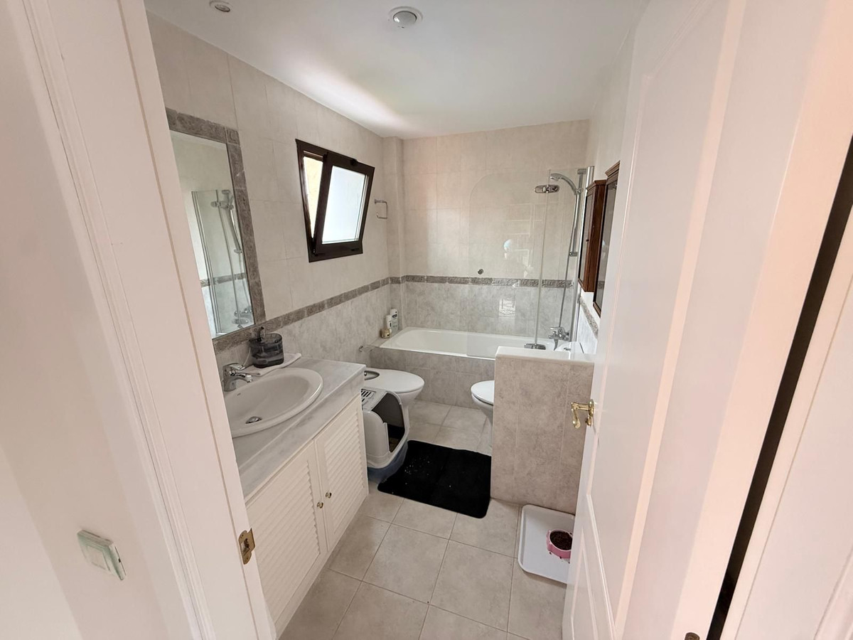 Appartement te koop in Estepona | 4 slaapkamers H5357257