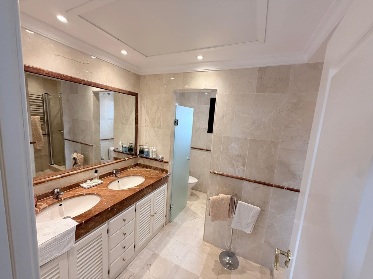 Appartement te koop in Estepona | 4 slaapkamers H5357257