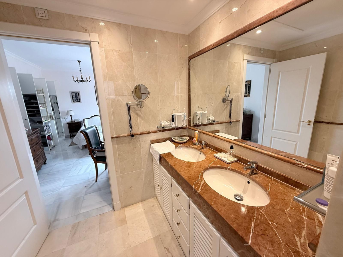 Appartement te koop in Estepona | 4 slaapkamers H5357257