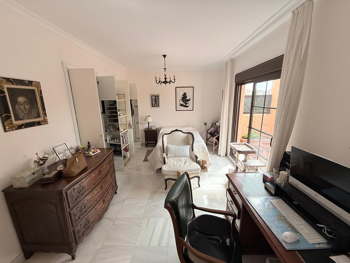 Appartement te koop in Estepona | 4 slaapkamers H5357257