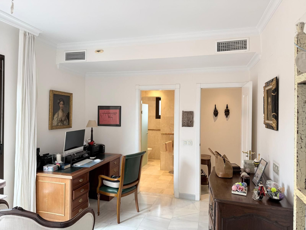 Appartement te koop in Estepona | 4 slaapkamers H5357257