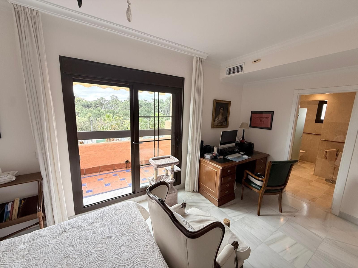 Appartement te koop in Estepona | 4 slaapkamers H5357257