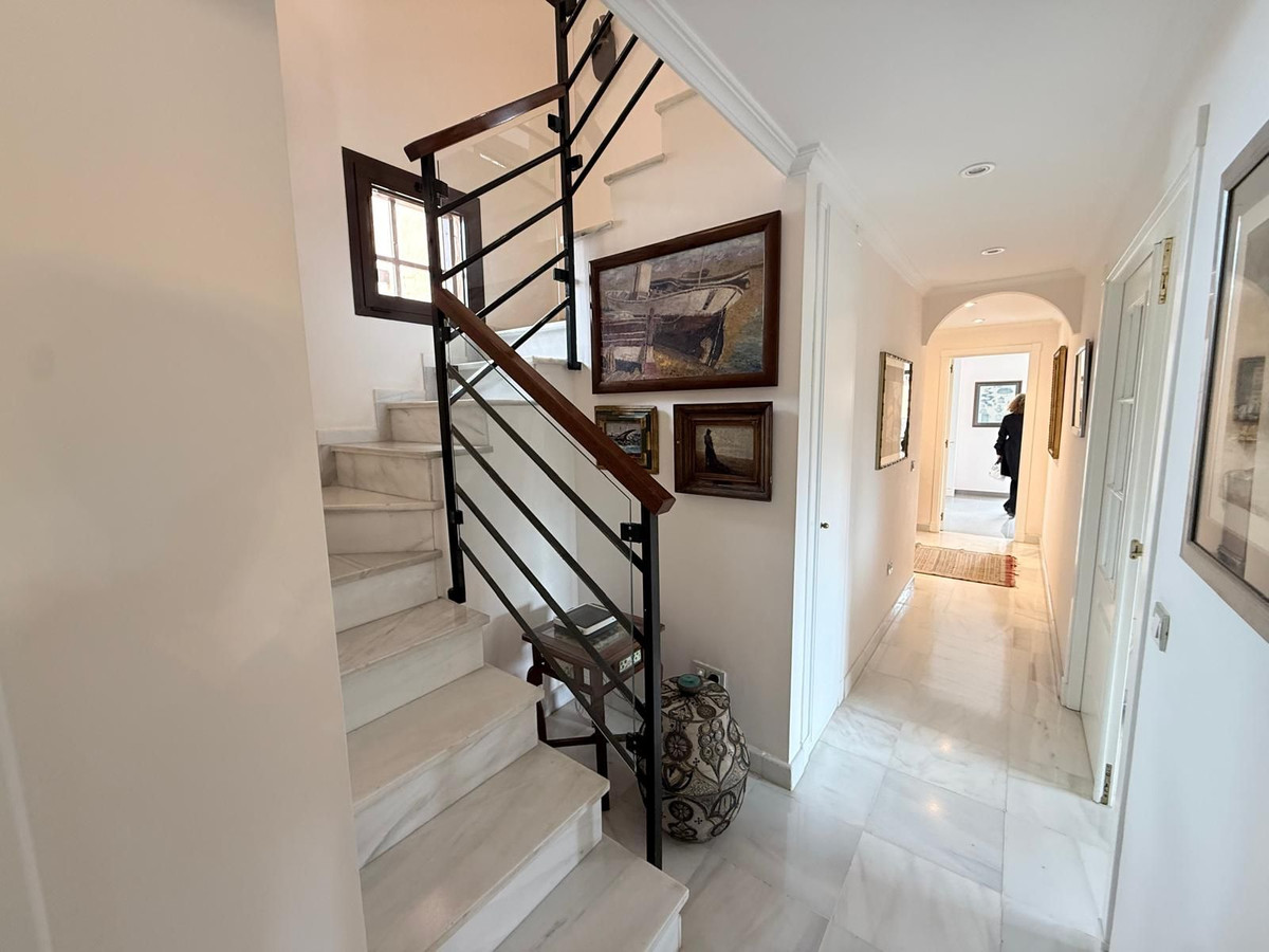 Appartement te koop in Estepona | 4 slaapkamers H5357257