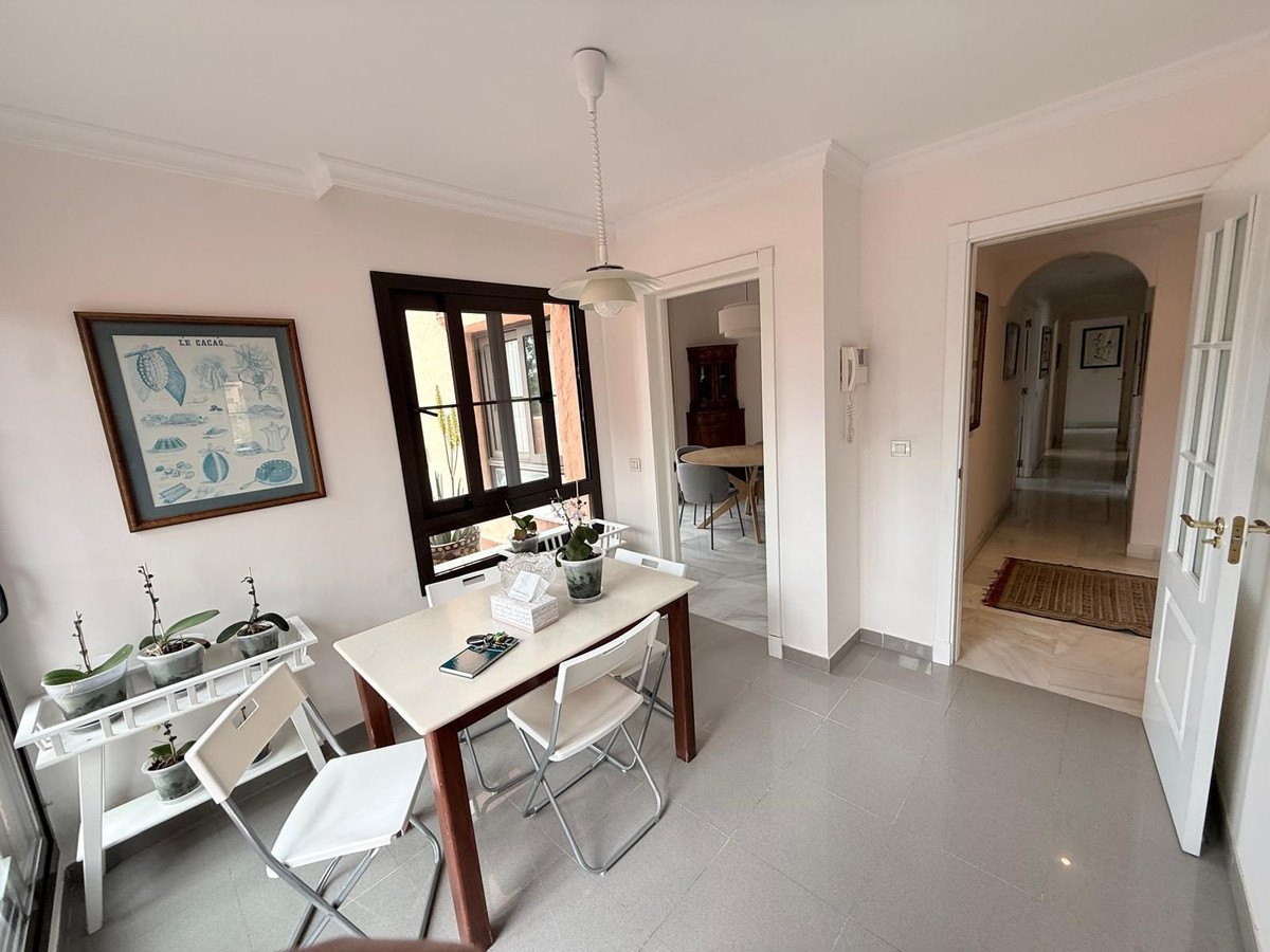 Appartement te koop in Estepona | 4 slaapkamers H5357257