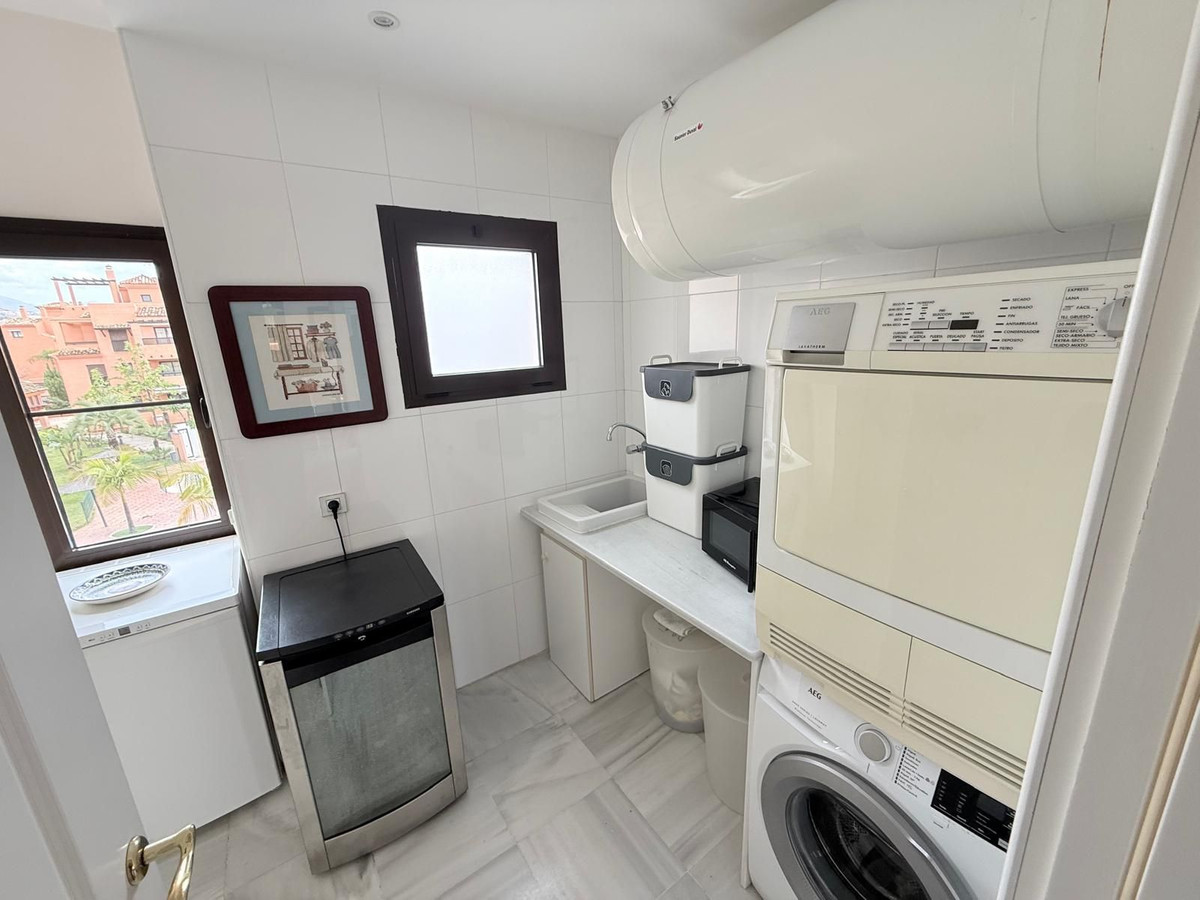 Appartement te koop in Estepona | 4 slaapkamers H5357257