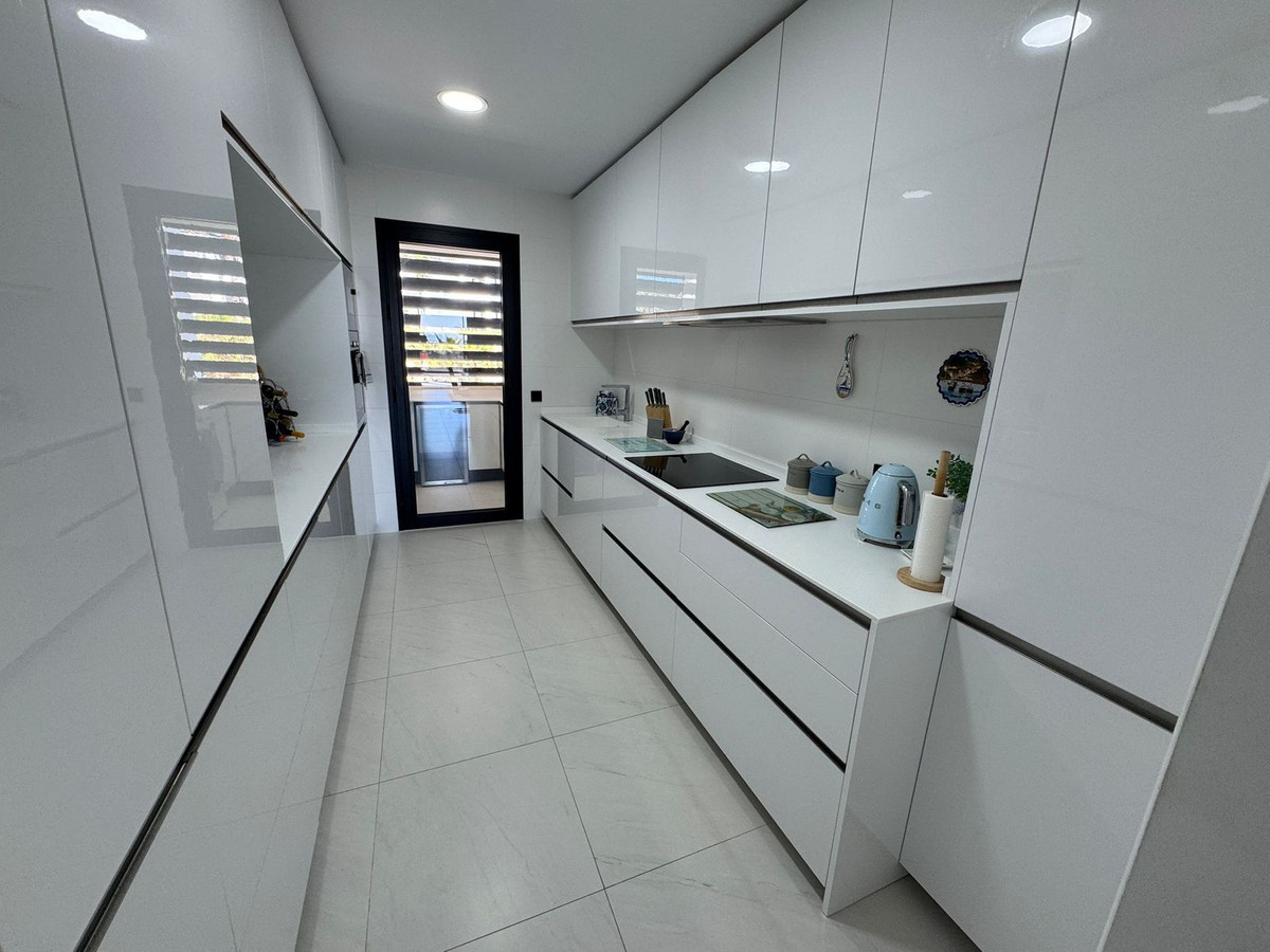 Appartement te koop in Estepona | 4 slaapkamers H5359306