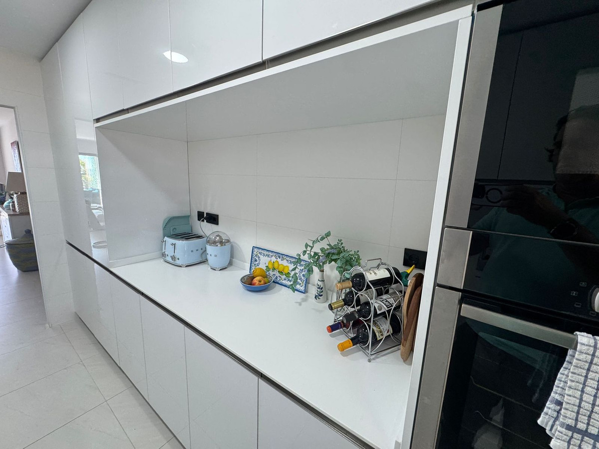 Appartement te koop in Estepona | 4 slaapkamers H5359306