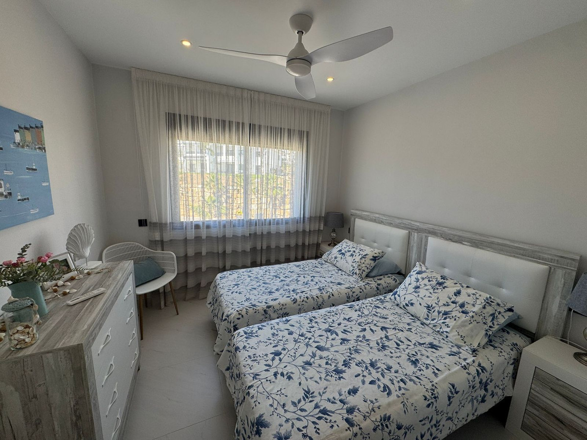 Appartement te koop in Estepona | 4 slaapkamers H5359306