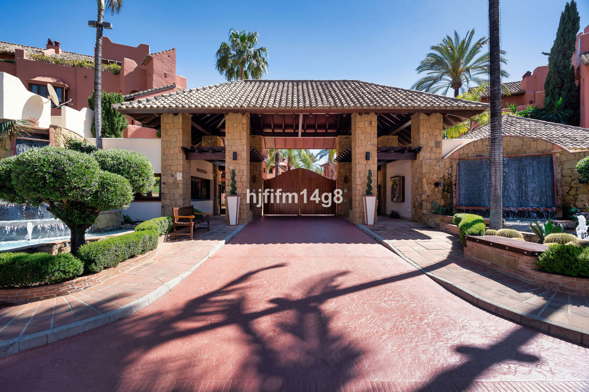 Appartement te koop in Estepona | 3 slaapkamers H5359759