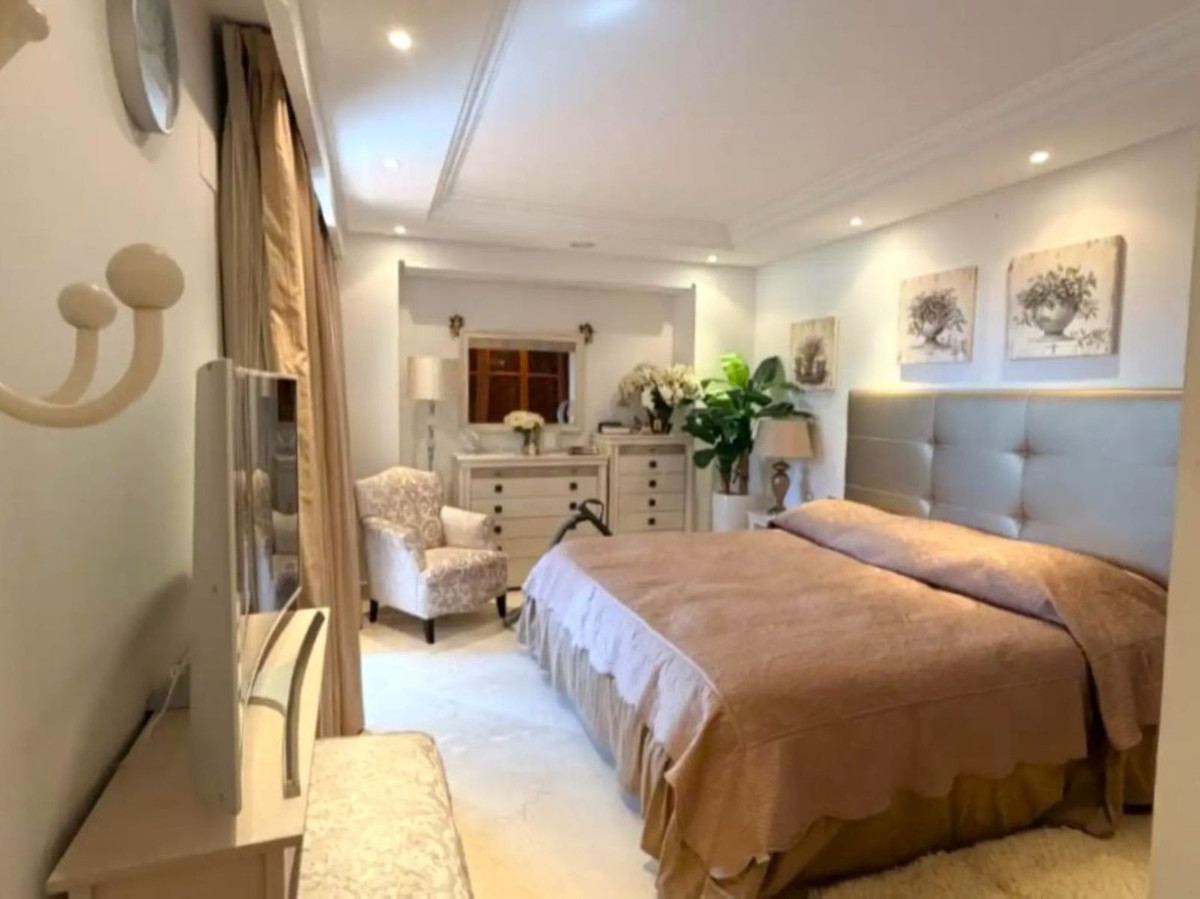 Appartement te koop in Estepona | 3 slaapkamers H5360413