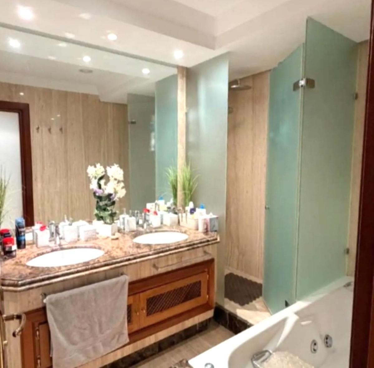 Appartement te koop in Estepona | 3 slaapkamers H5360413