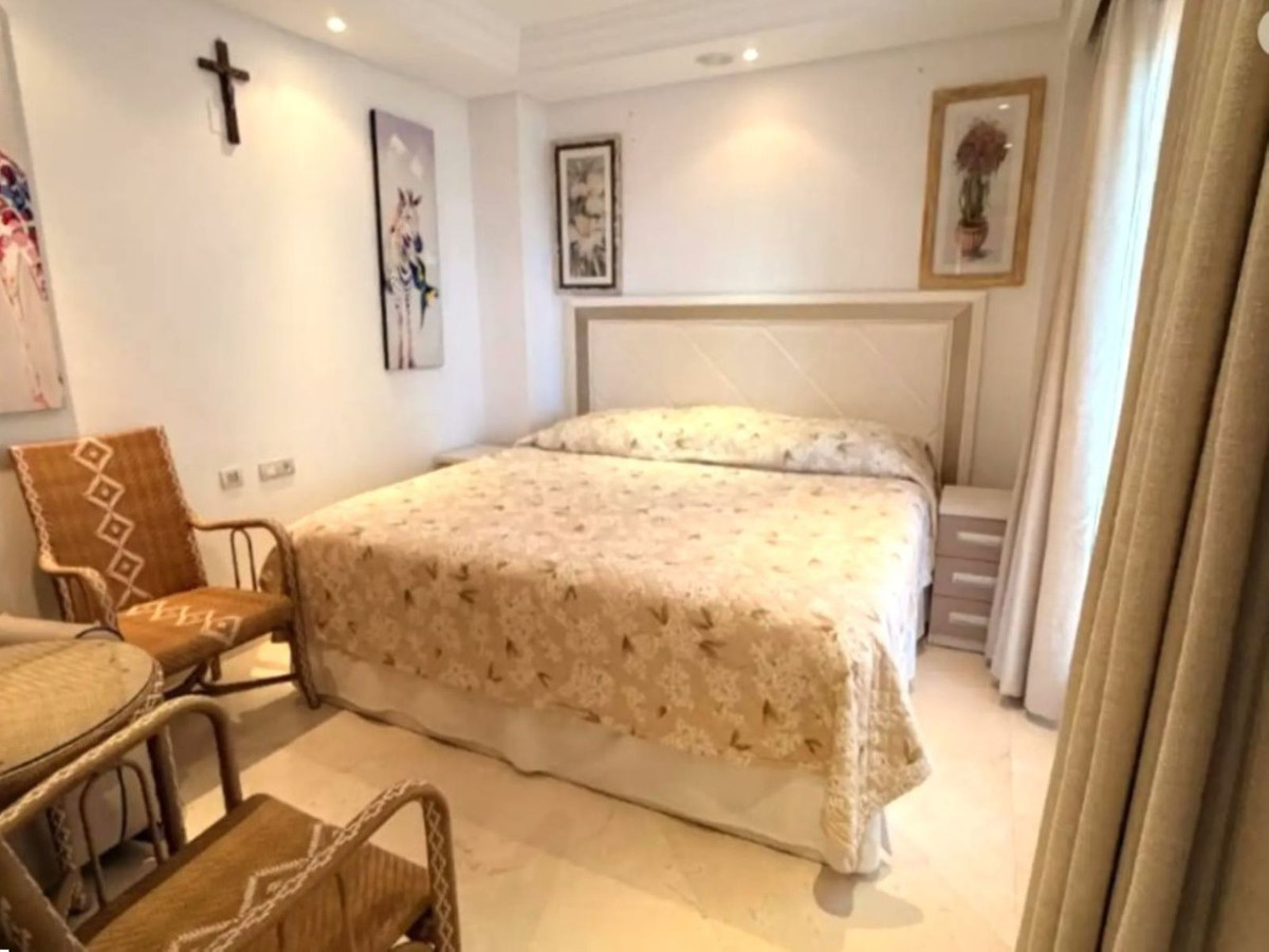 Appartement te koop in Estepona | 3 slaapkamers H5360413