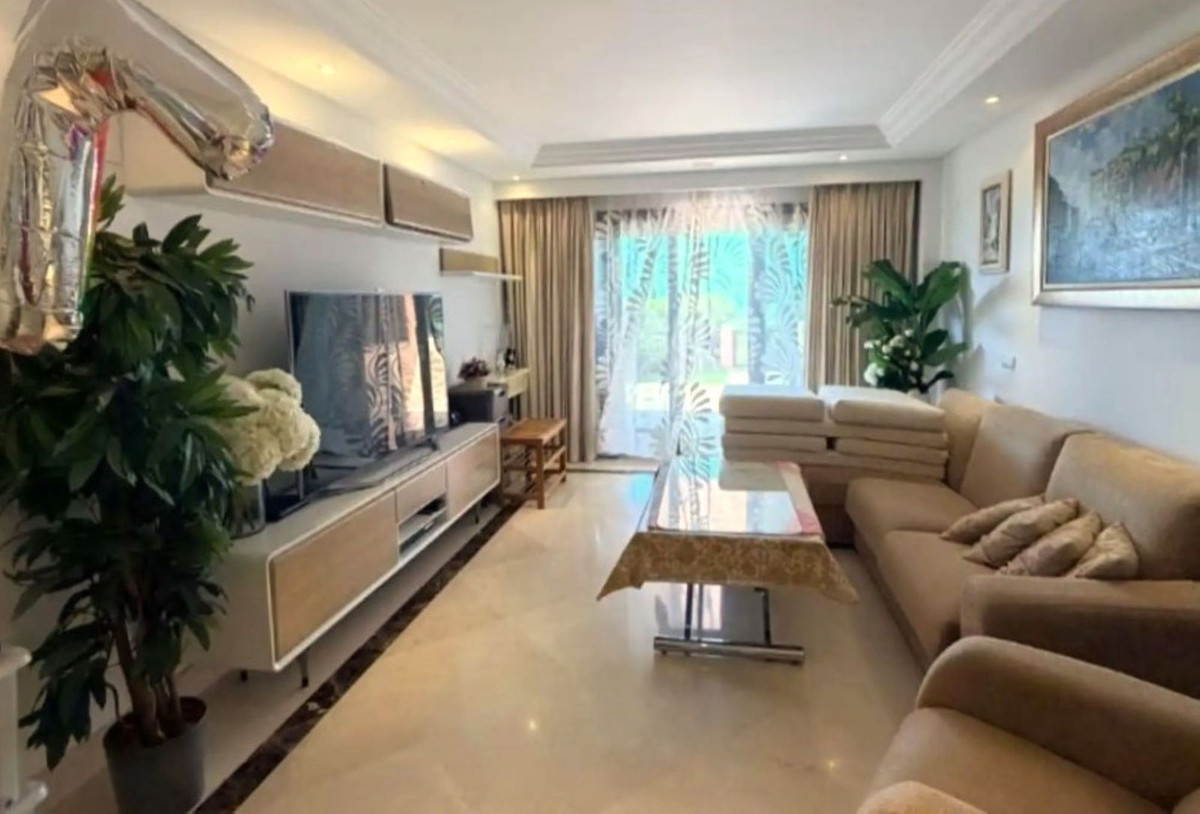 Appartement te koop in Estepona | 3 slaapkamers H5360413