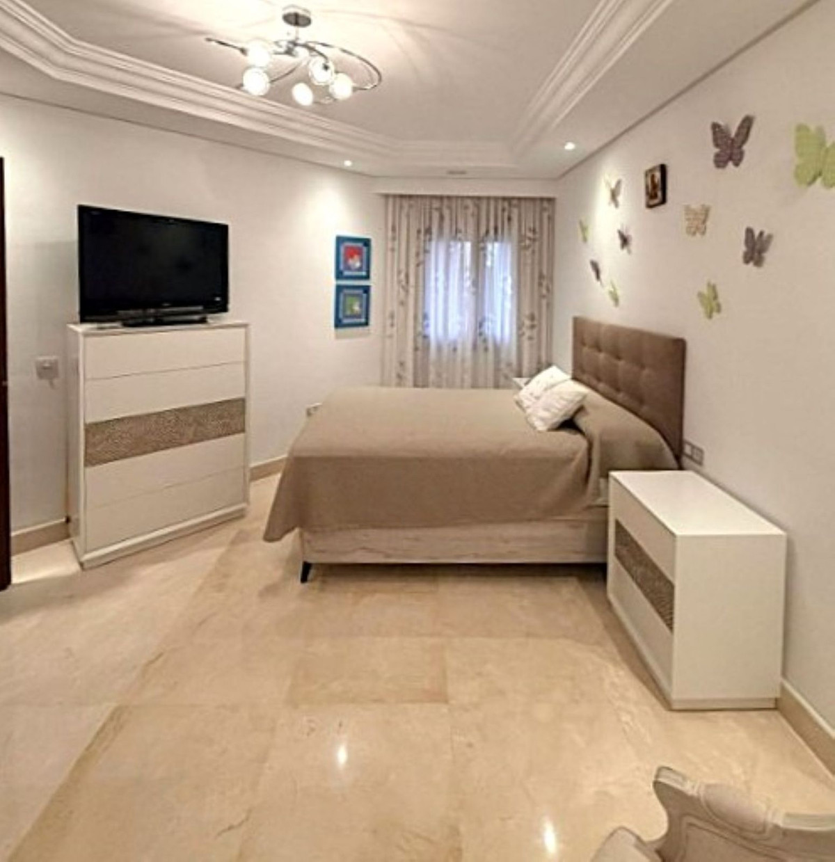 Appartement te koop in Estepona | 3 slaapkamers H5360431