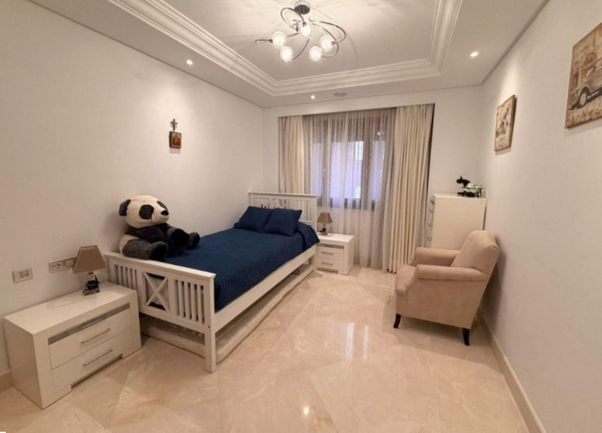 Appartement te koop in Estepona | 3 slaapkamers H5360431