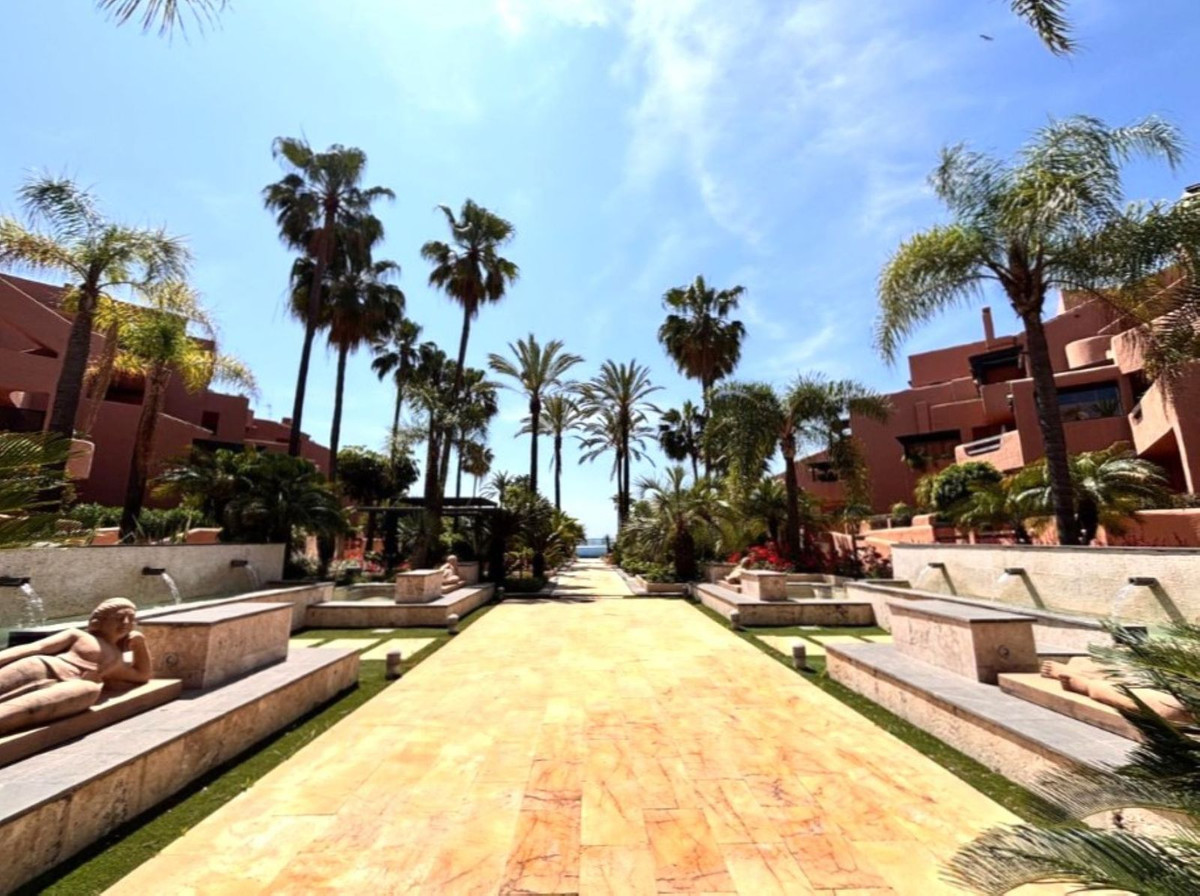 Appartement te koop in Estepona | 3 slaapkamers H5360431