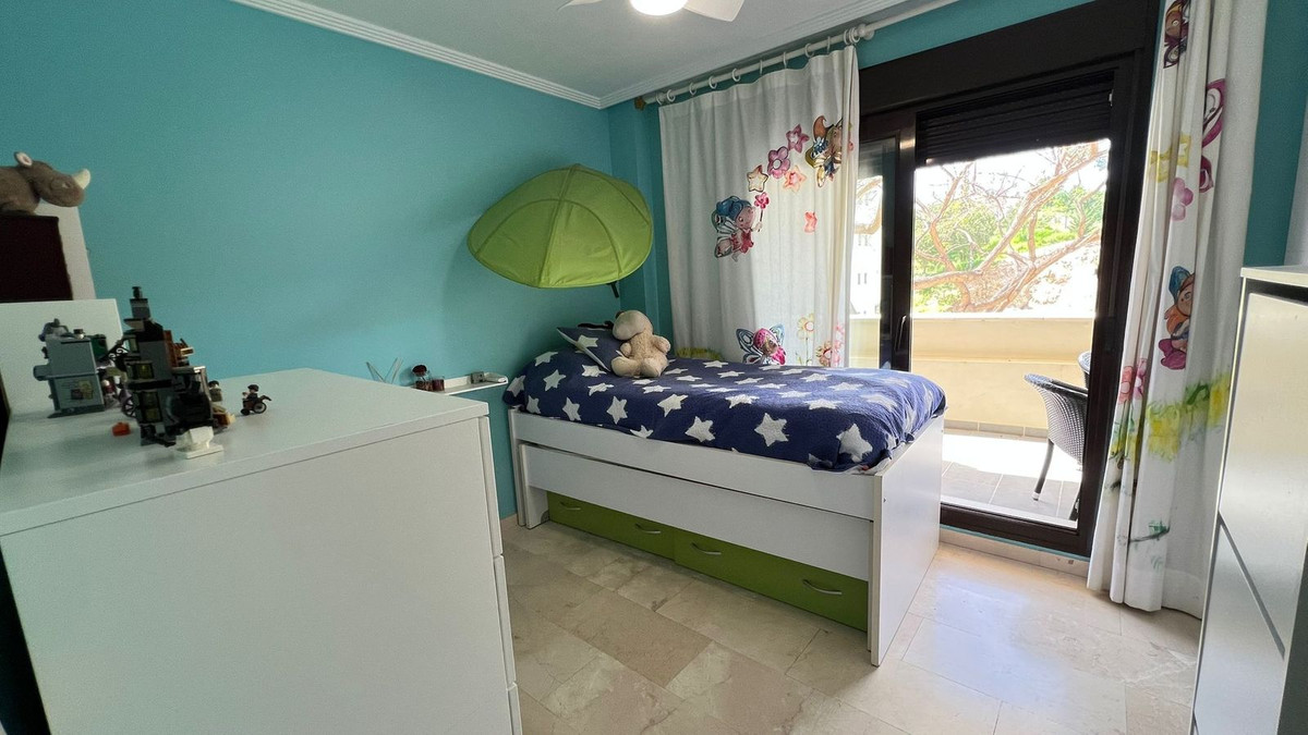 Appartement te koop in Estepona | 3 slaapkamers H5360725