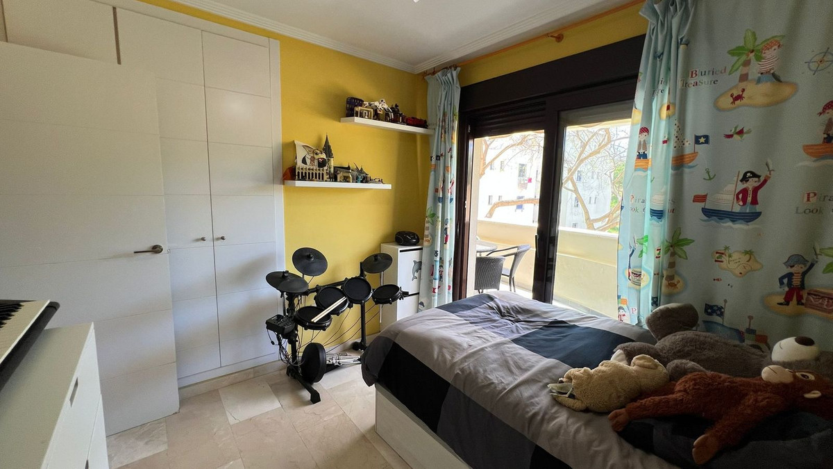 Appartement te koop in Estepona | 3 slaapkamers H5360725