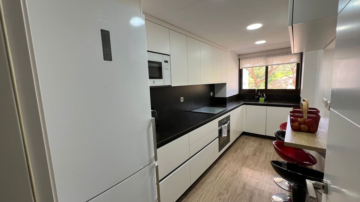 Appartement te koop in Estepona | 3 slaapkamers H5360725