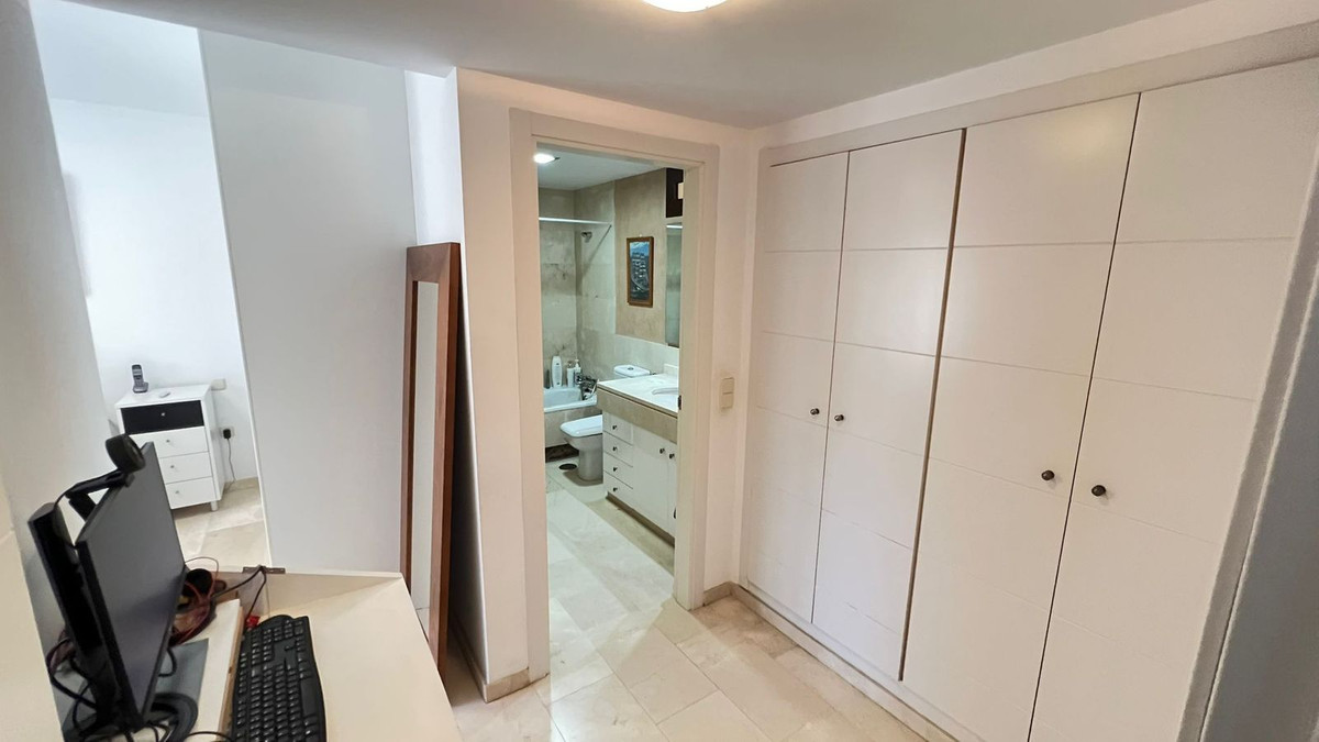 Appartement te koop in Estepona | 3 slaapkamers H5360725