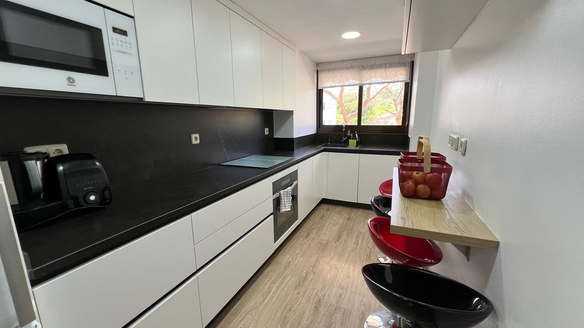 Appartement te koop in Estepona | 3 slaapkamers H5360725