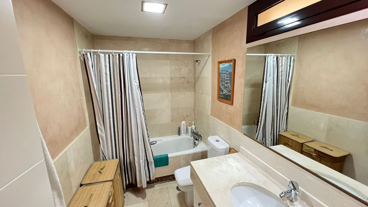 Appartement te koop in Estepona | 3 slaapkamers H5360725