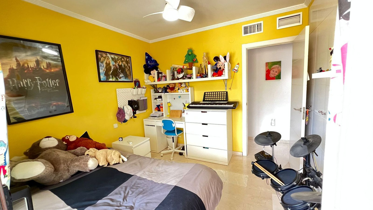 Appartement te koop in Estepona | 3 slaapkamers H5360725