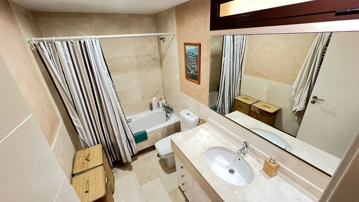 Appartement te koop in Estepona | 3 slaapkamers H5360725