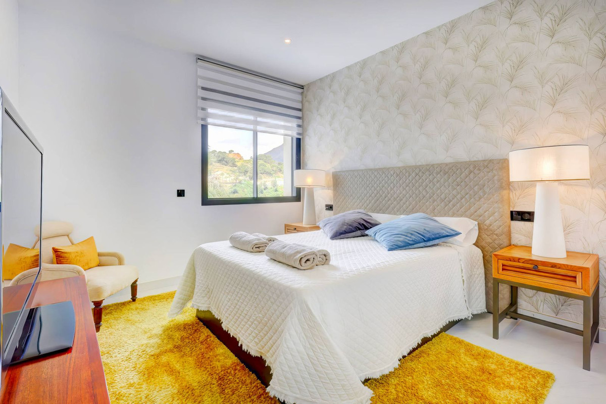 Appartement te koop in Estepona | 2 slaapkamers H5360740