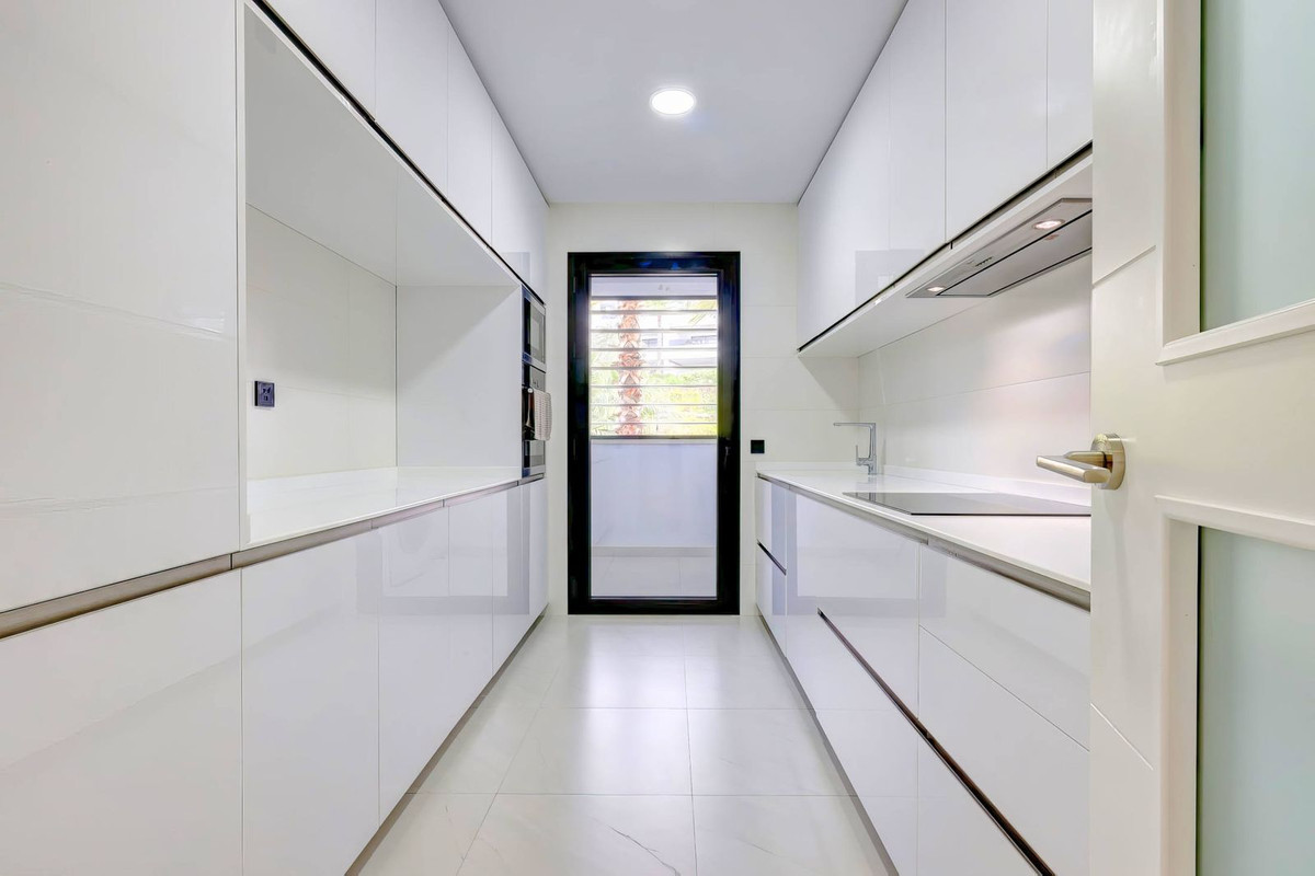 Appartement te koop in Estepona | 2 slaapkamers H5360740
