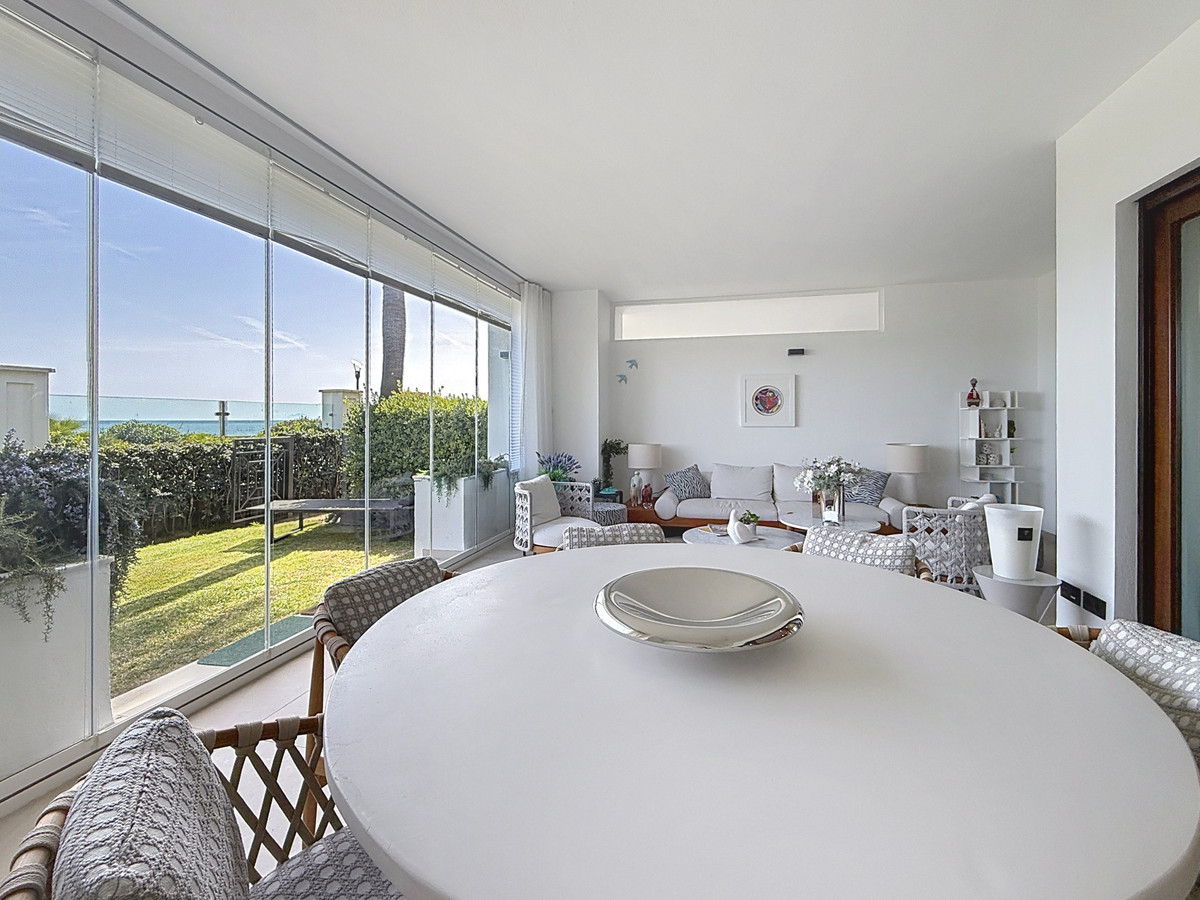 Appartement te koop in Estepona | 2 slaapkamers H5360860