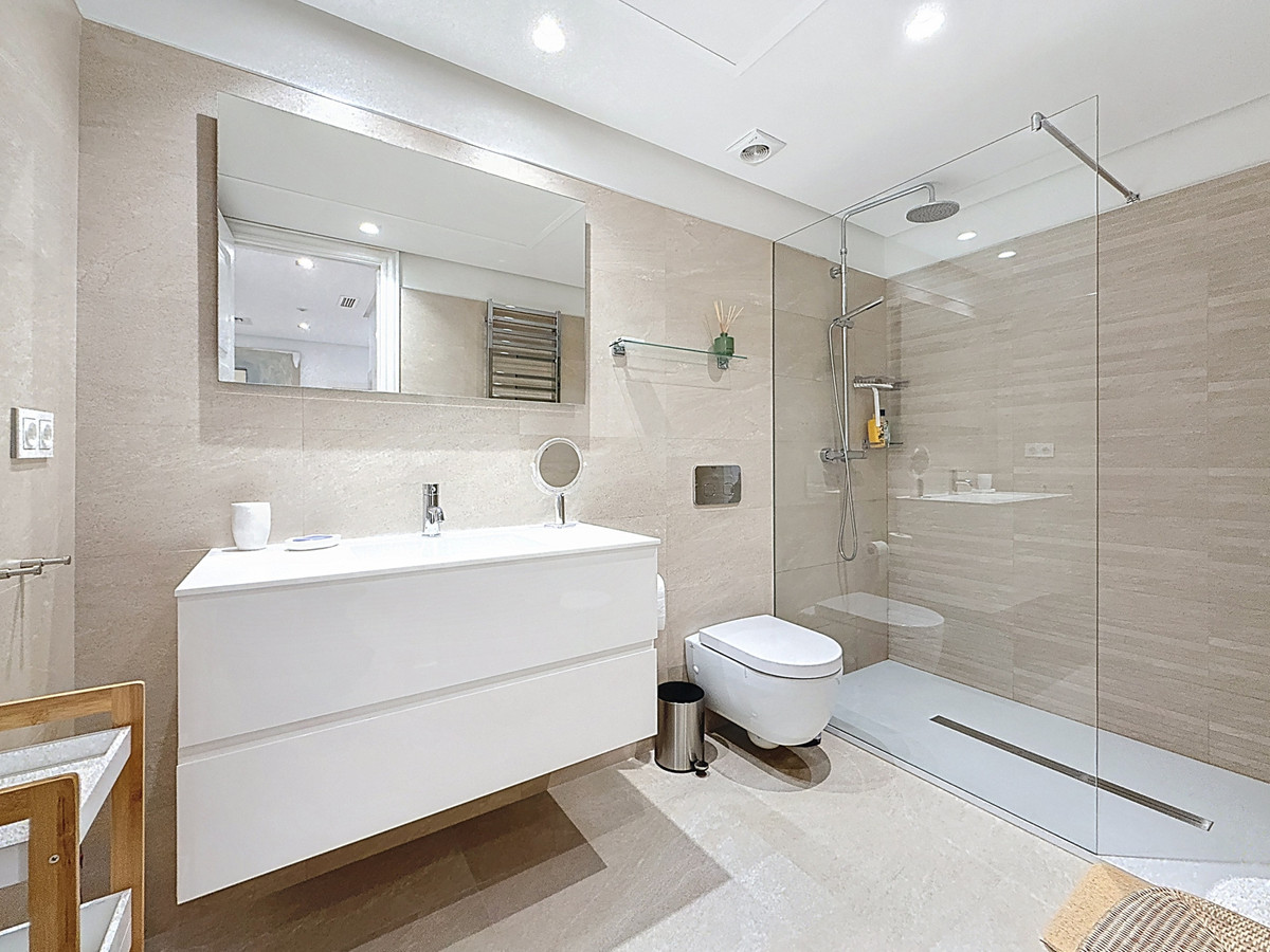 Appartement te koop in Estepona | 2 slaapkamers H5360860