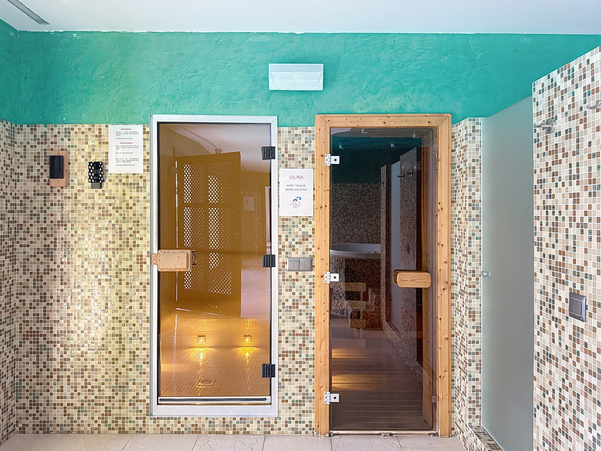 Appartement te koop in Estepona | 2 slaapkamers H5360860