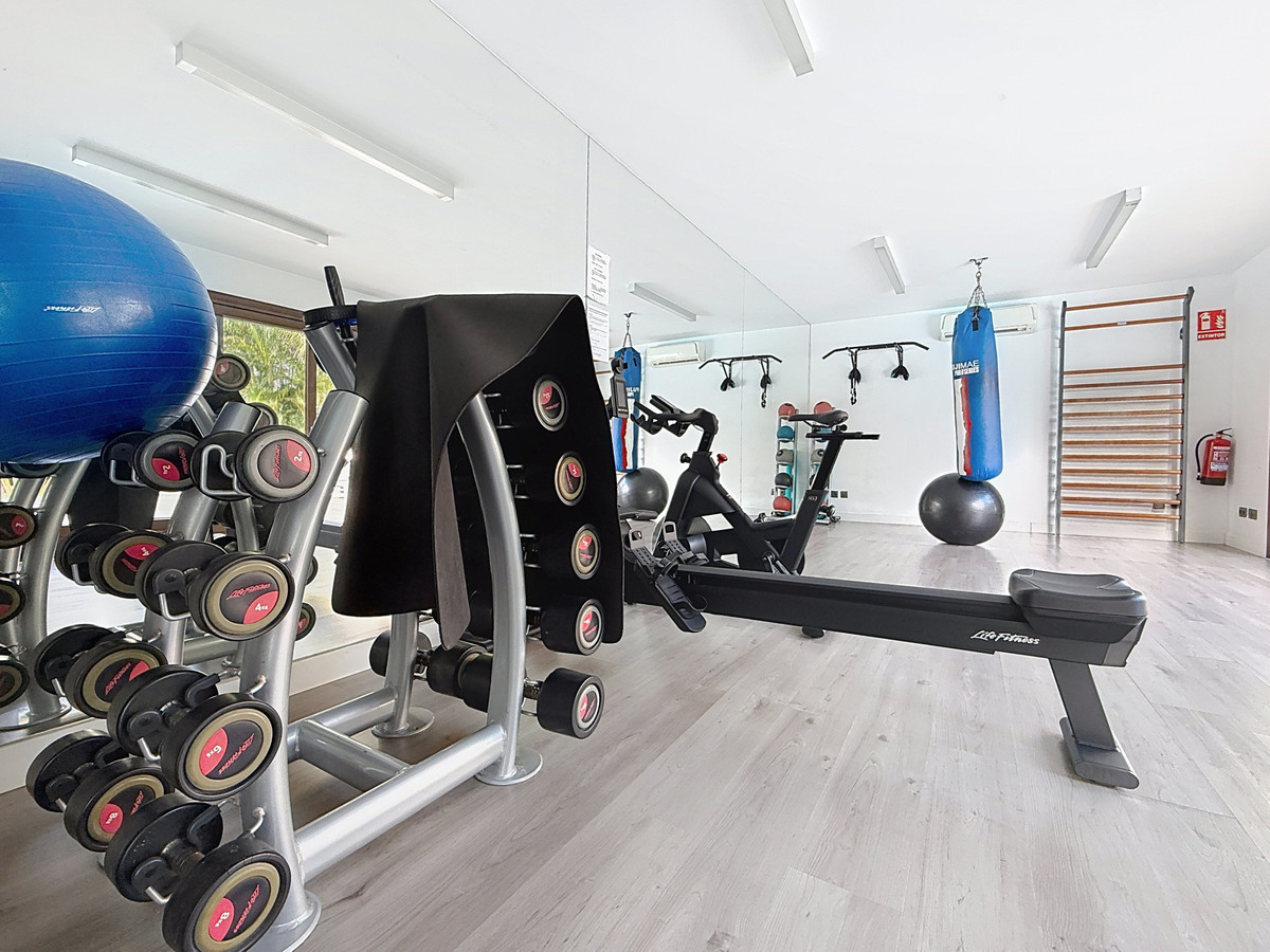 Appartement te koop in Estepona | 2 slaapkamers H5360860