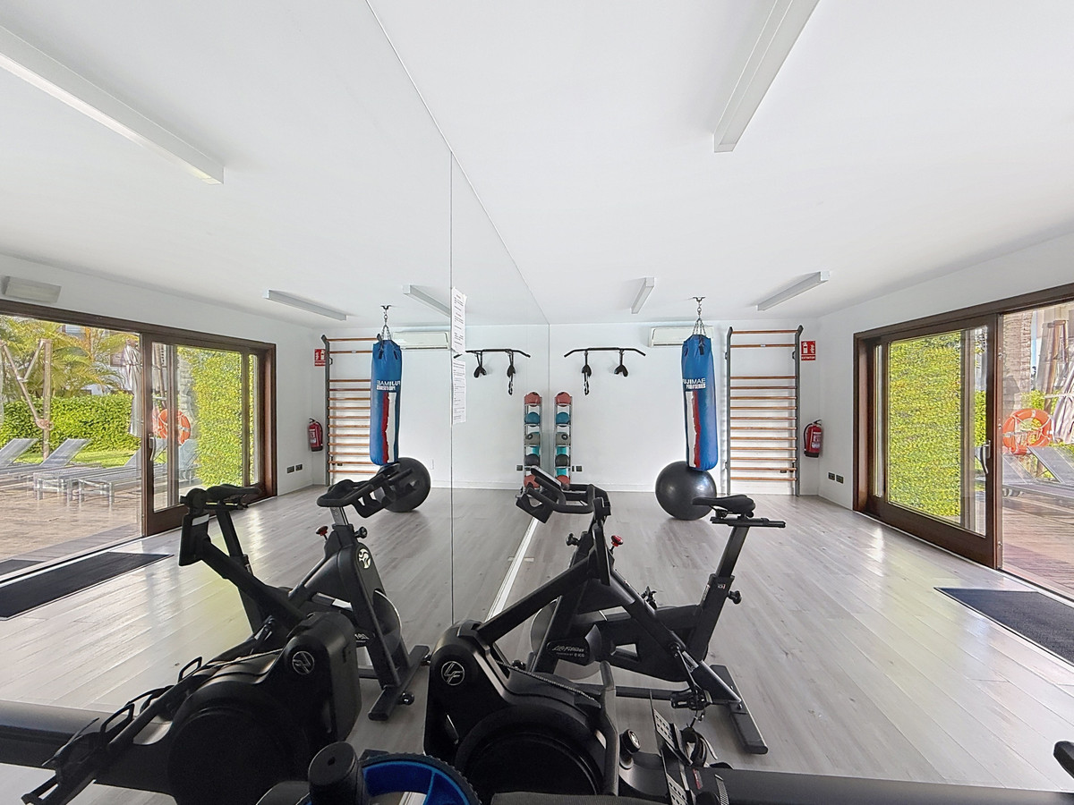 Appartement te koop in Estepona | 2 slaapkamers H5360860