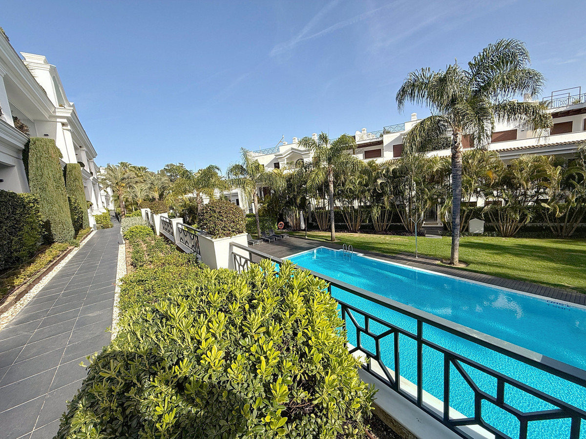 Appartement te koop in Estepona | 2 slaapkamers H5360860