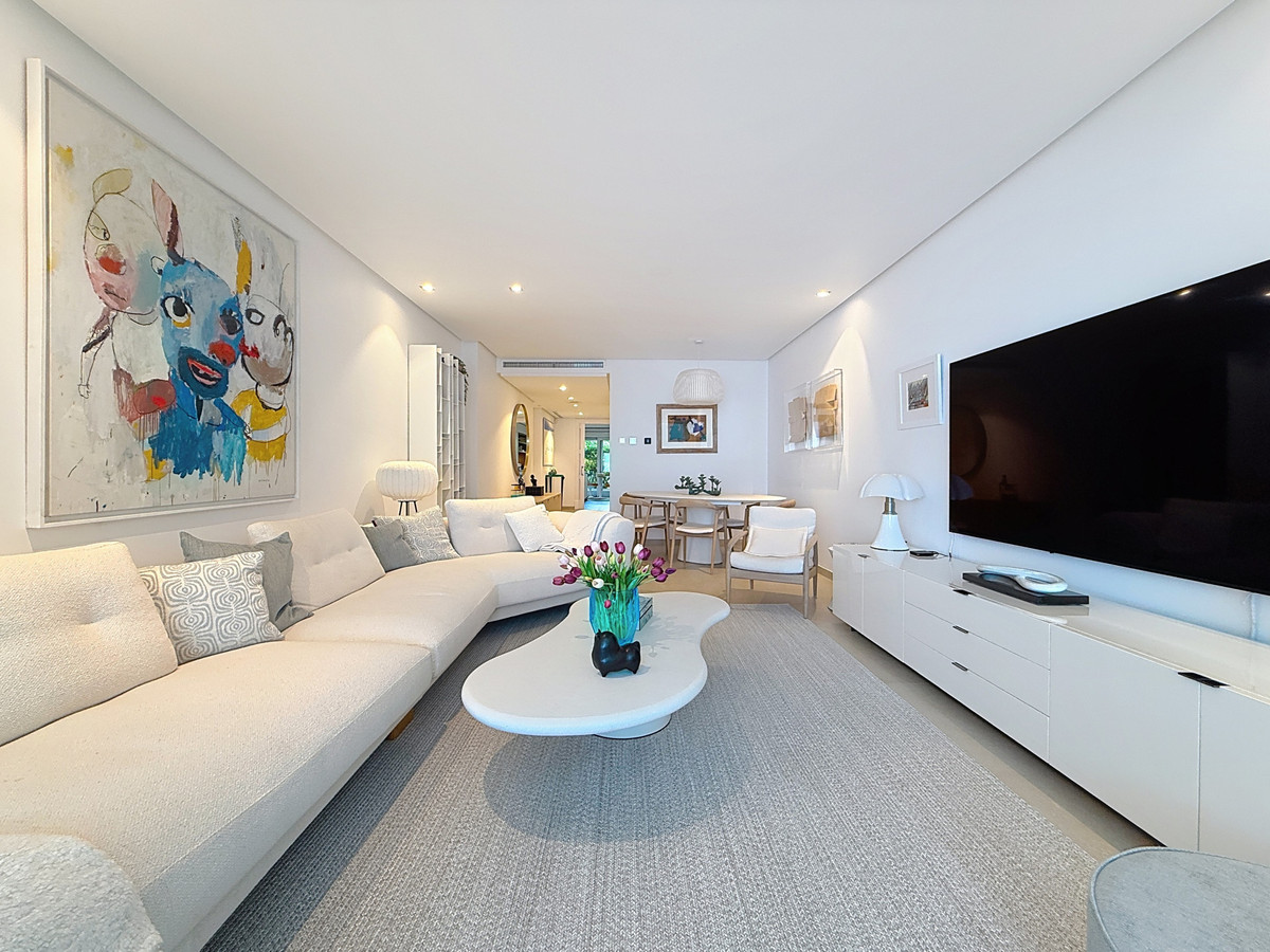 Appartement te koop in Estepona | 2 slaapkamers H5360860