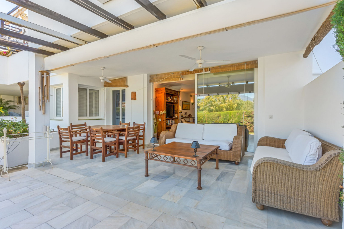 Appartement te koop in Estepona | 3 slaapkamers H5360863