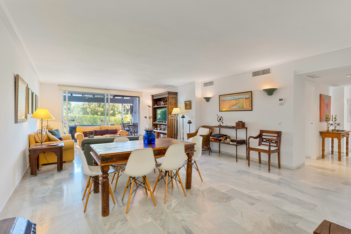 Appartement te koop in Estepona | 3 slaapkamers H5360863