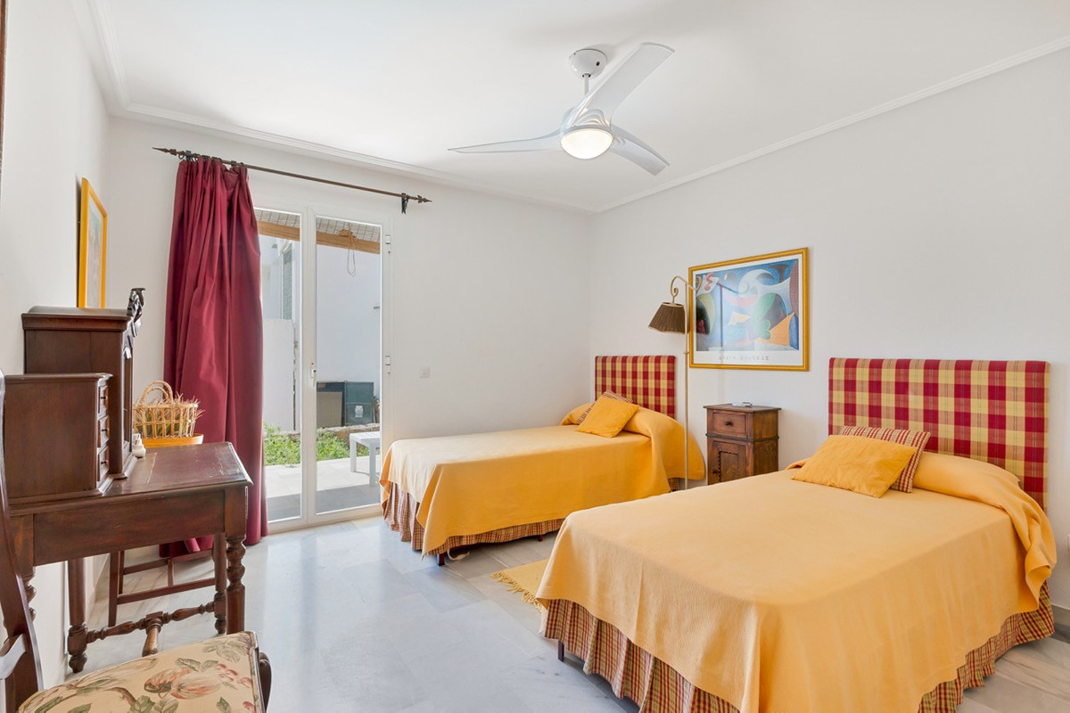 Appartement te koop in Estepona | 3 slaapkamers H5360863