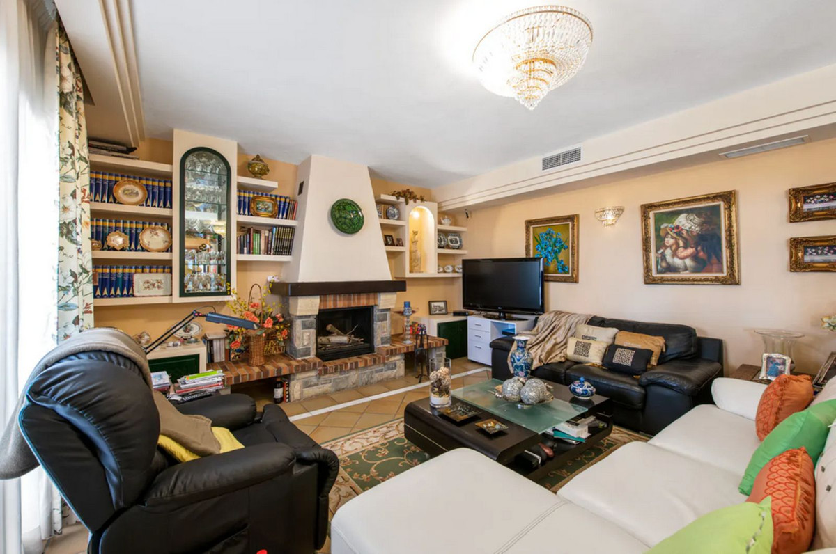 Appartement te koop in Estepona | 6 slaapkamers H5361265