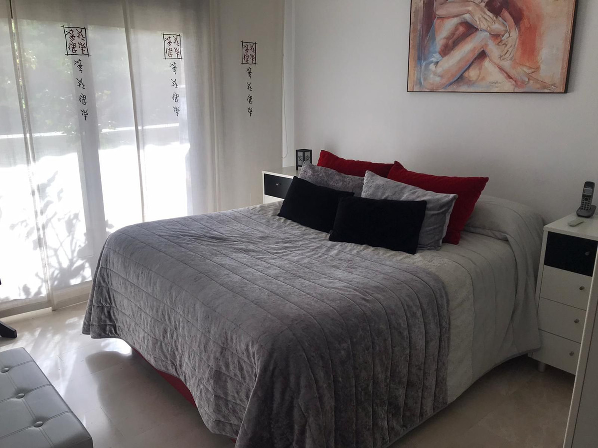 Appartement te koop in Estepona | 3 slaapkamers H5361697